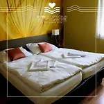 River Lux Hotel 4*