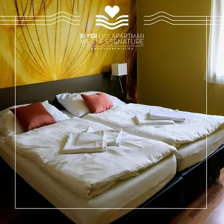 River Lux Hotel 4*